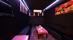 Cena con Karaoke para despedidas y fiestas Cena con Karaoke para despedidas y fiestas