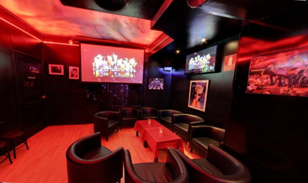 Cena con Karaoke para despedidas y fiestas Cena con Karaoke para despedidas y fiestas